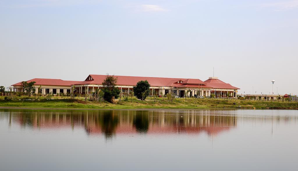 Horizon Lake View Resort Naypyidaw Bagian luar foto